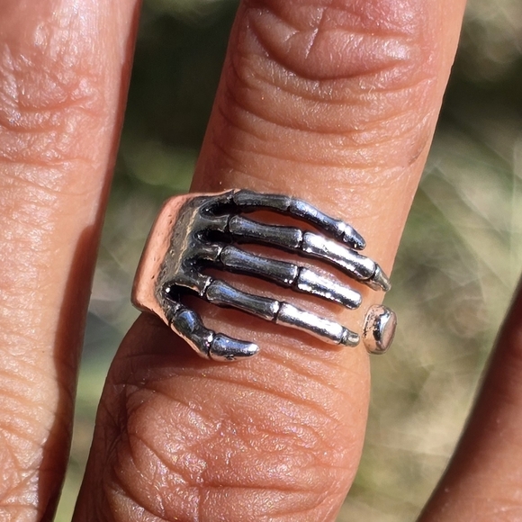 Skeleton hand wrap bypass ring stamped 925 sterling plated - Picture 12 of 16